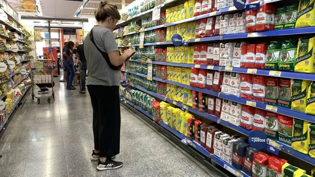 La inflación se desaceleró en abril, pero el primer cuatrimestre cerró por encima del 12%